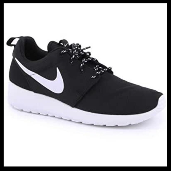 womens black roshe run
